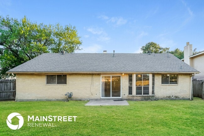 Building Photo - 4302 Stonehenge Trail
