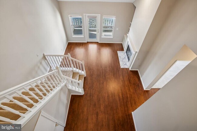 Building Photo - 14301 Grape Holly Grove