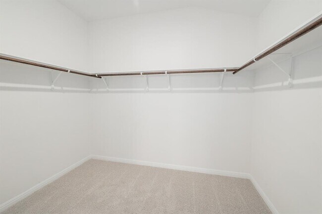 Building Photo - 105 Fossil Dr
