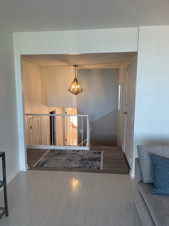 Split level down to bedrooms - 1555 Lakeside Dr