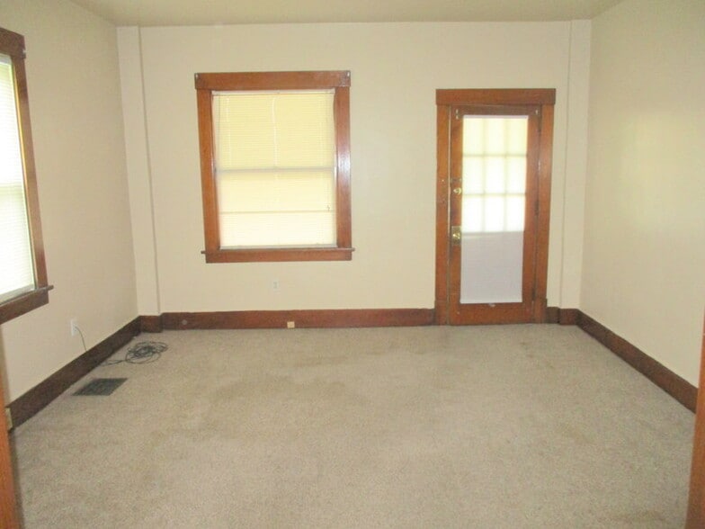 Building Photo - 1411 Beaver Rd