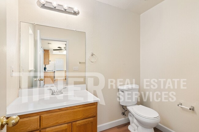 Building Photo - 5710 Cypress Ave