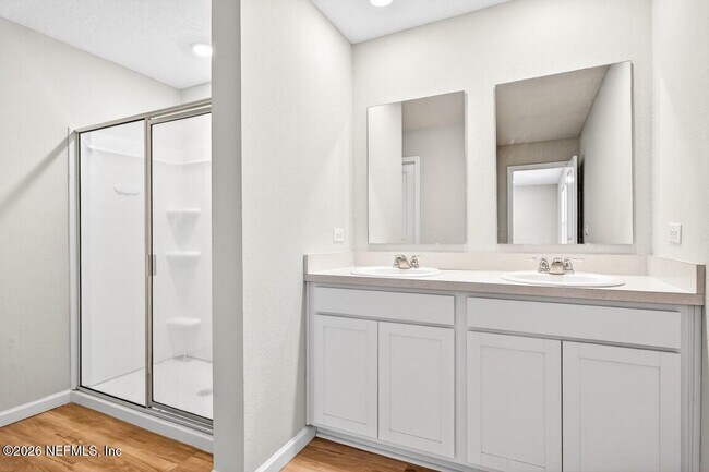 Building Photo - 14790 Cashew Ave