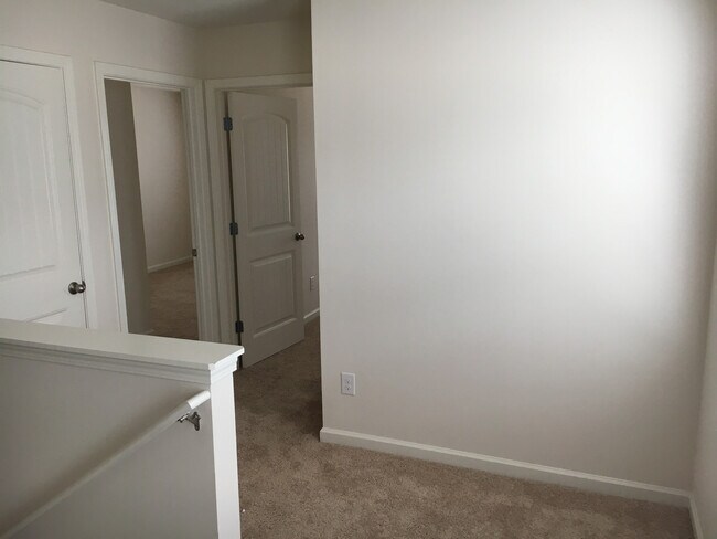 Building Photo - Doss Ferry Community in Kimberly Al  2 story house built 2017, 3 Bedroom, 2.5 bathroom house with...