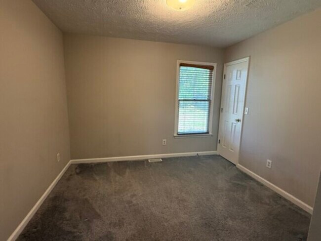 Building Photo - 1267 Exeter Ln