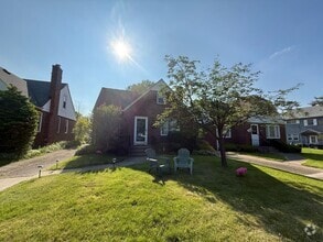 Building Photo - Charming 3 bedroom 1.5 bath in Amherst :