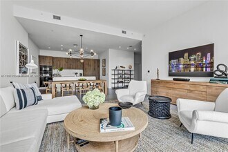 Building Photo - 650 NE 32nd St