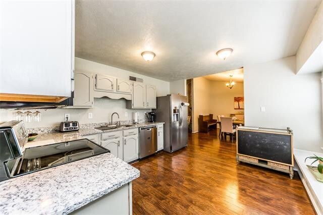 Building Photo - 1316 Clearview Dr