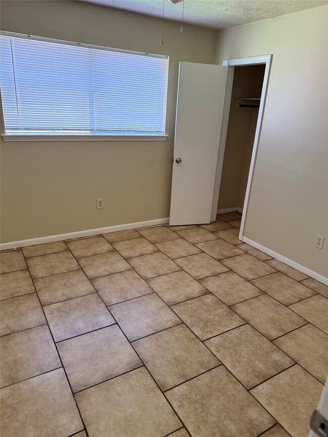Building Photo - 6610 Addicks Clodine Rd