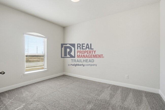 Building Photo - Refined 3-Bedroom Single-Story Home with Versatile Layout