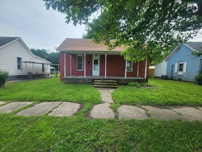 Building Photo - Cute 1 Bedroom