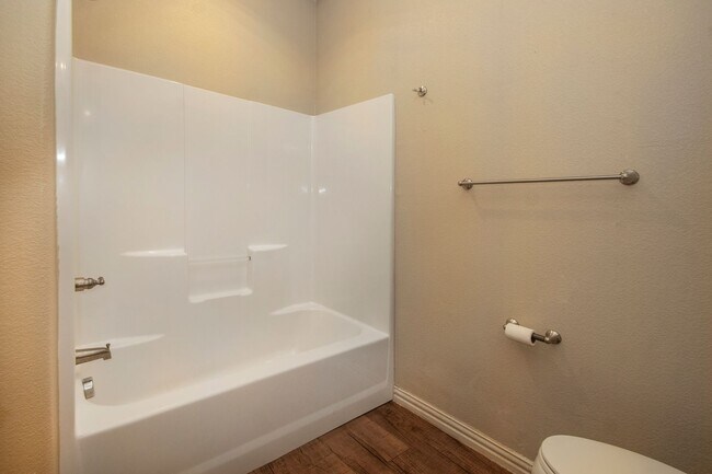 Building Photo - House for Lease in Denison