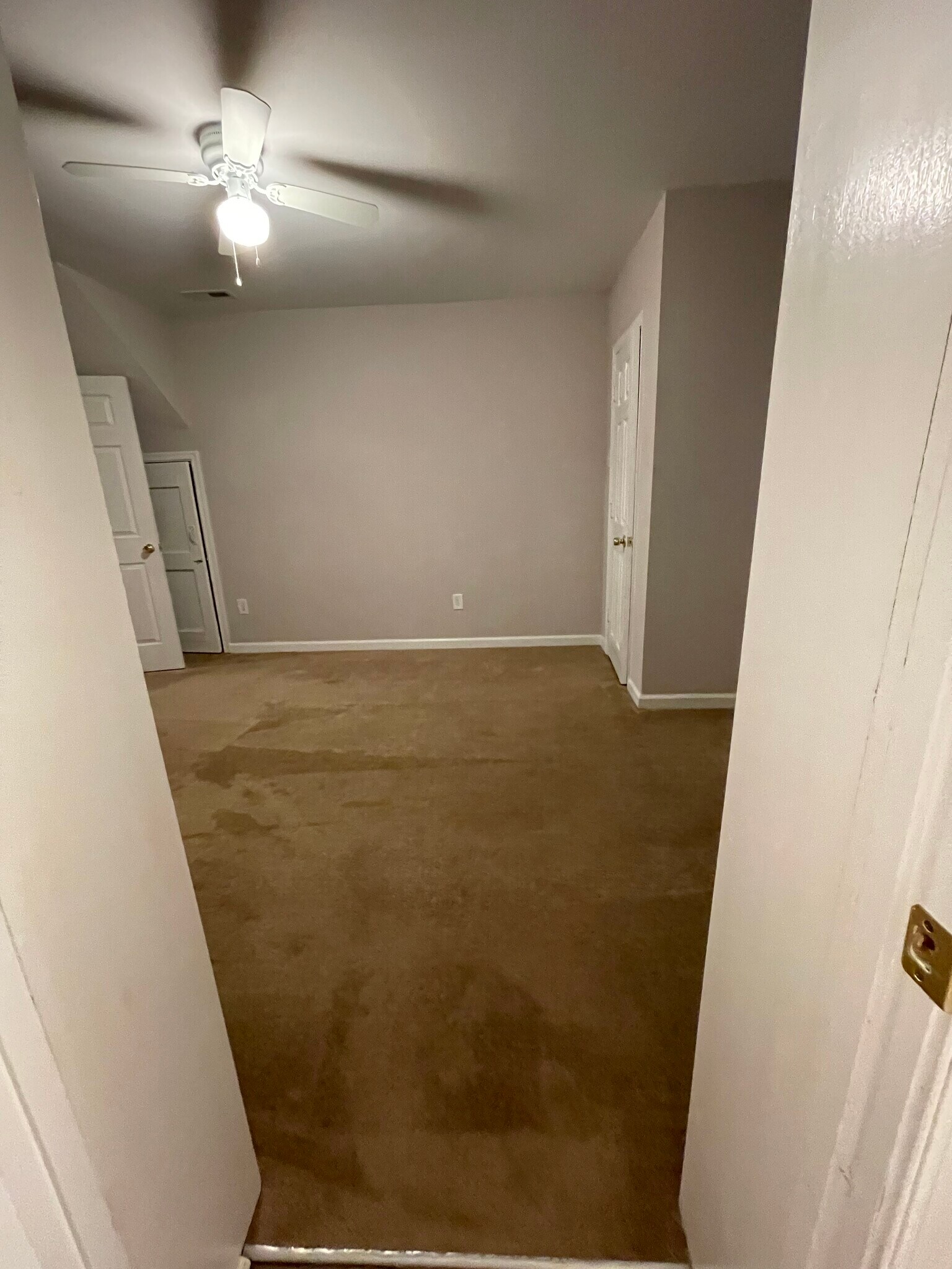 Mater-roomn( main floor) - 9224 Robin Rd