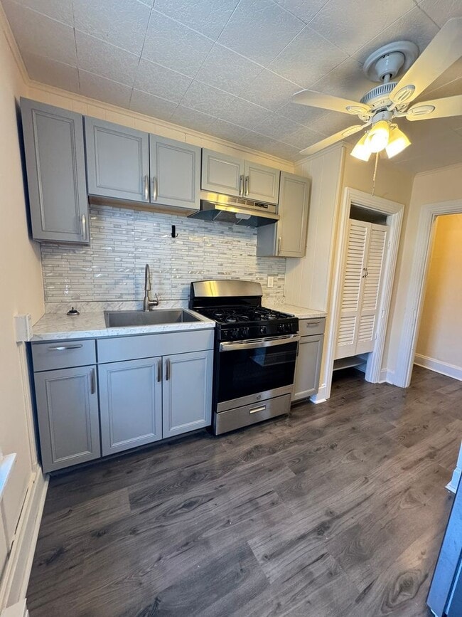 Building Photo - 301 N Catherine St