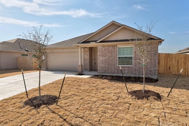 Building Photo - 303 Chickasaw Ln