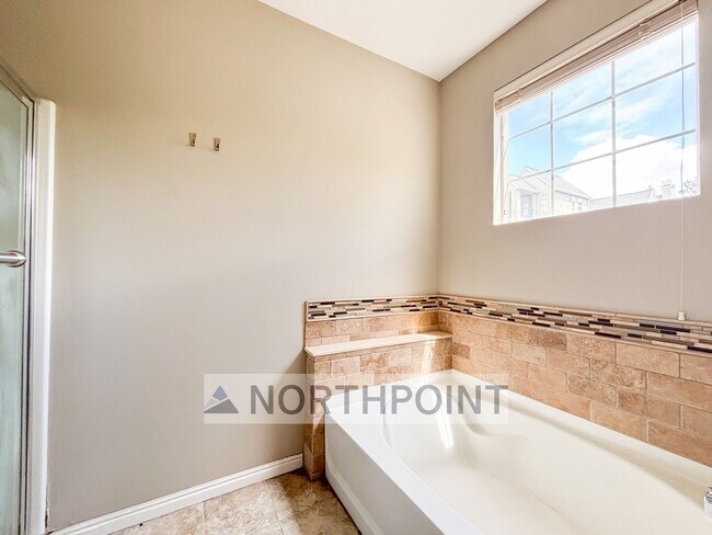 Building Photo - 3 Bed 2 Bath townhome near Jordan River Park!