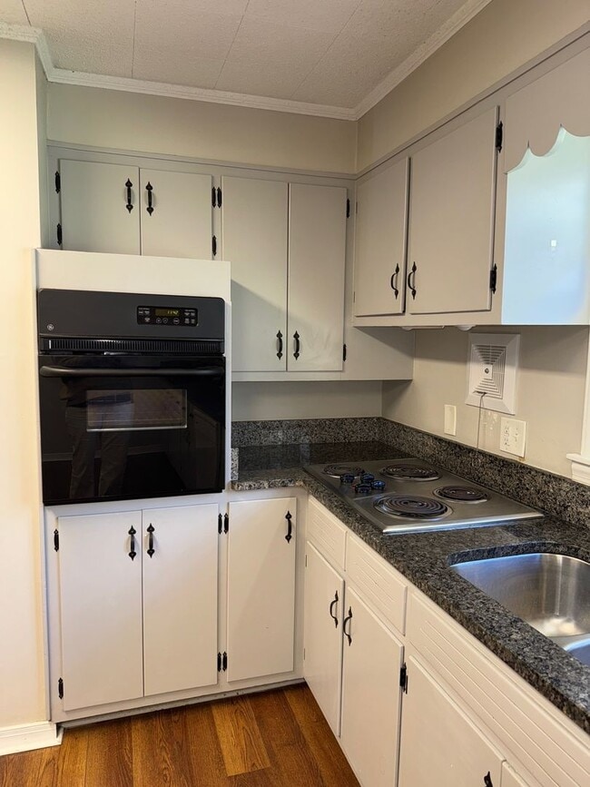 Building Photo - East AVL Spacious Apartment Ready for Occupancy!