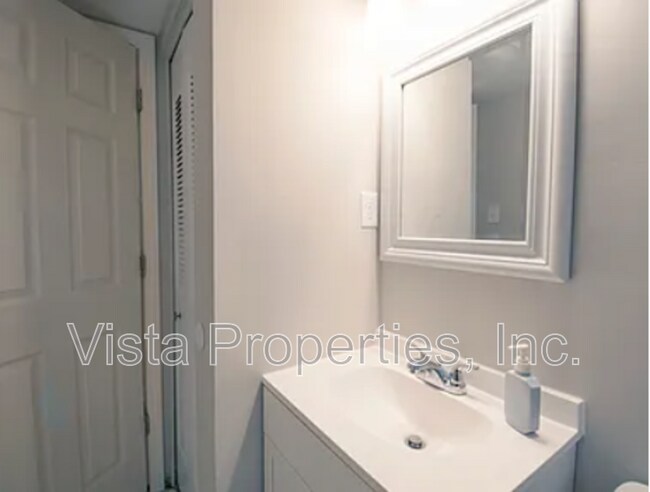 Building Photo - 5406 Chestnutwood Way