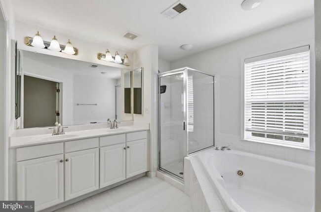 Building Photo - 24652 Siltstone Square