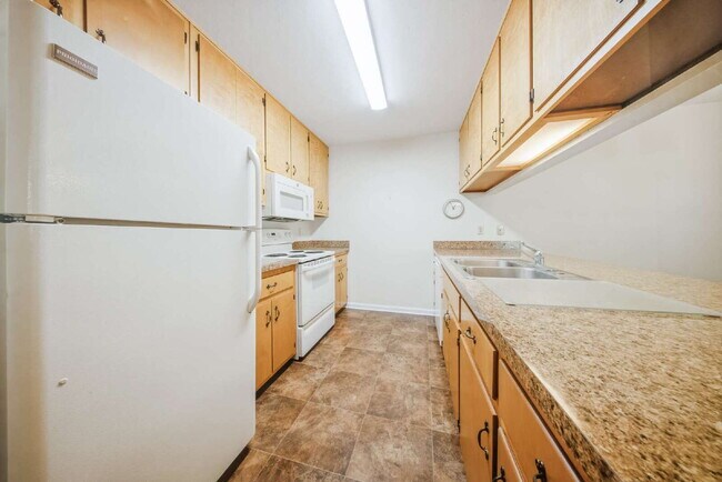 Building Photo - 1402 Sturbridge Pl