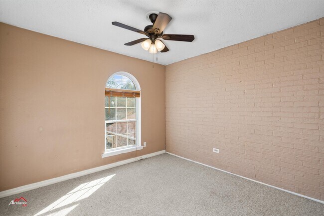 Building Photo - 2319 Northside Dr