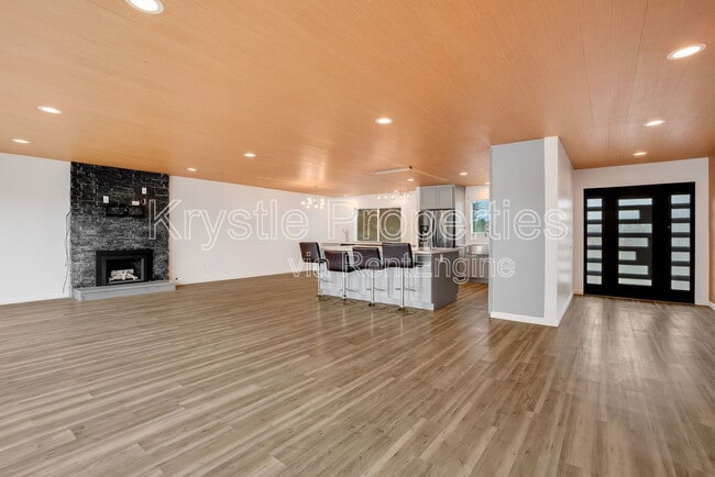 Building Photo - 12 Elna Dr