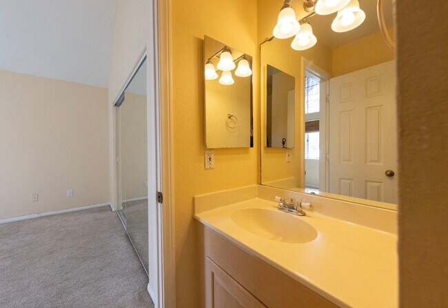 Building Photo - 3 Bedroom + Loft + Office Oceanside Home