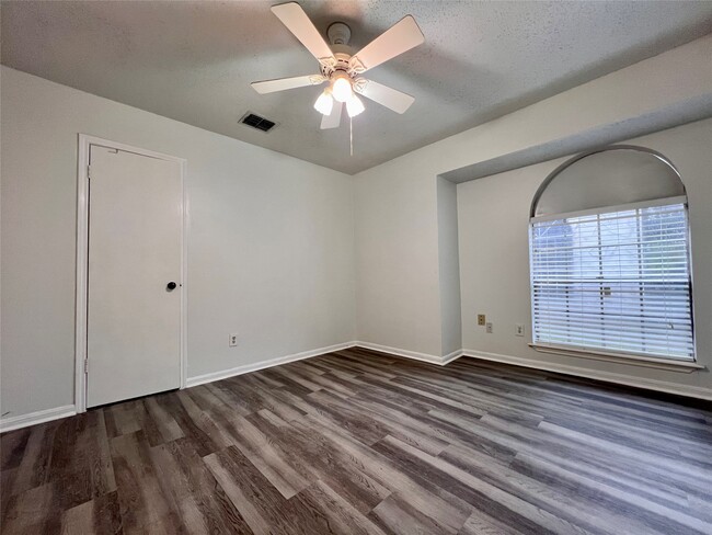 Building Photo - 23111 Bayleaf Dr