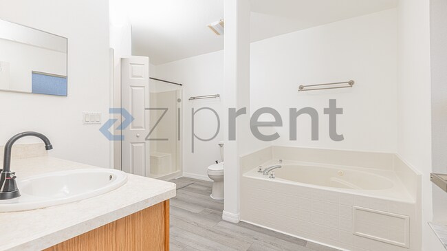 Building Photo - 510 Heather Hill Blvd