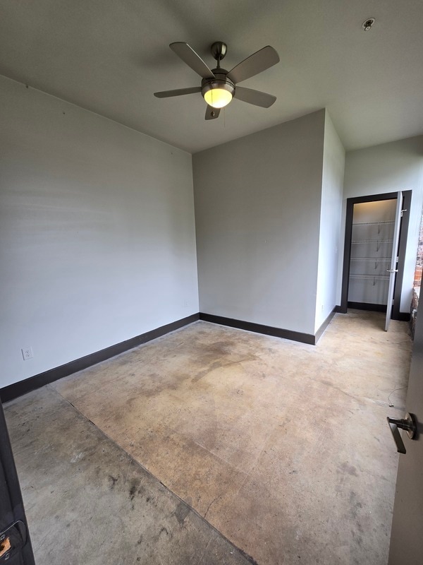 Building Photo - 123 Pine St