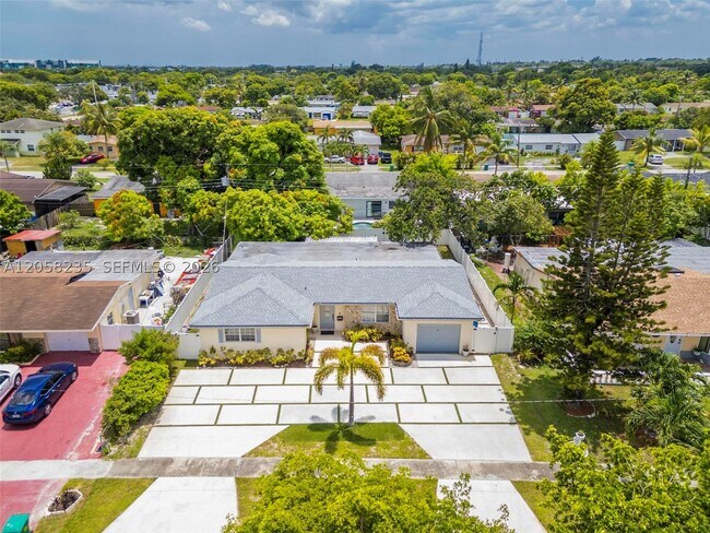 Building Photo - 4930 NW 17th St