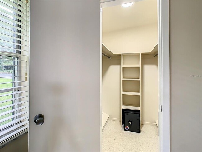 Building Photo - 9999 Lake Georgia Dr