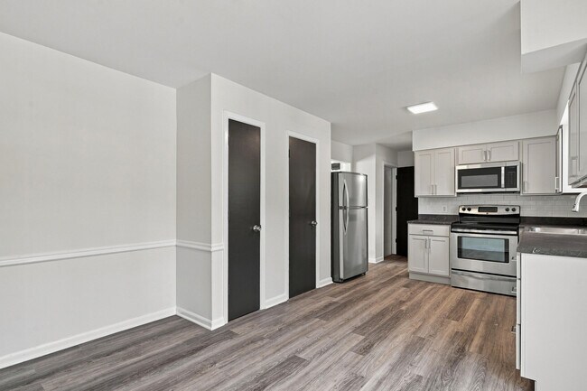 Building Photo - 4209 Defoe Dr