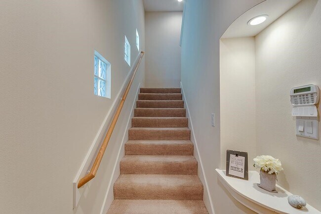 Building Photo - 3703 Main Poplar Dr