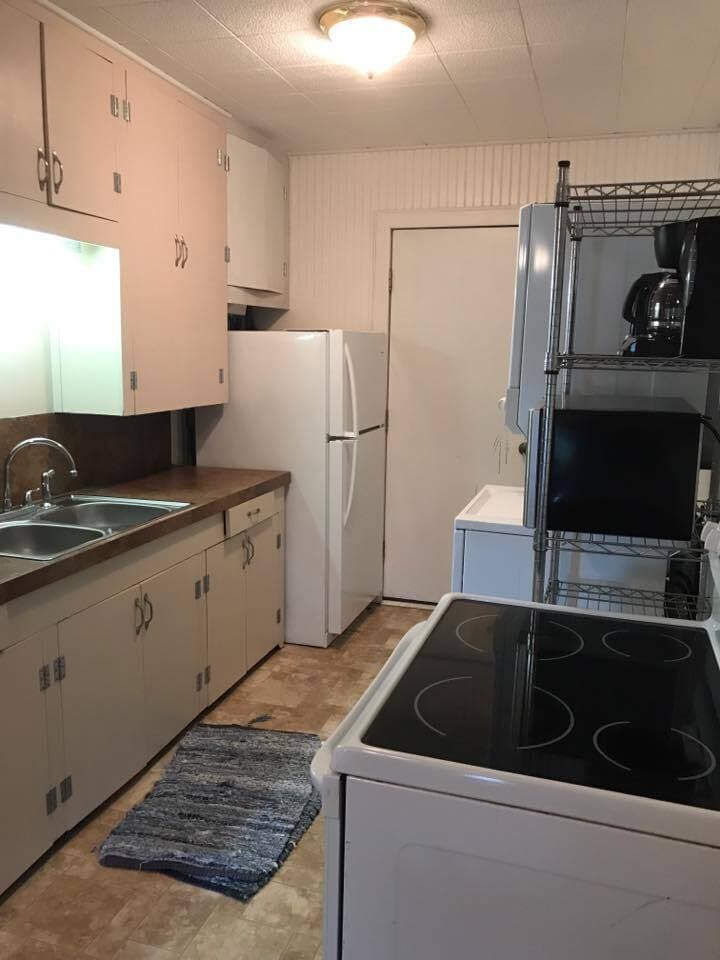 Building Photo - 1800 Ross St