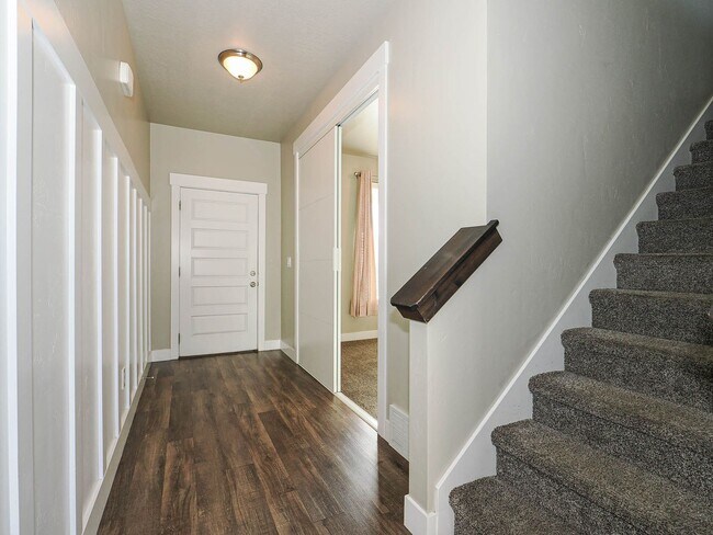Building Photo - 4-bedroom, 2.5 bathroom Home