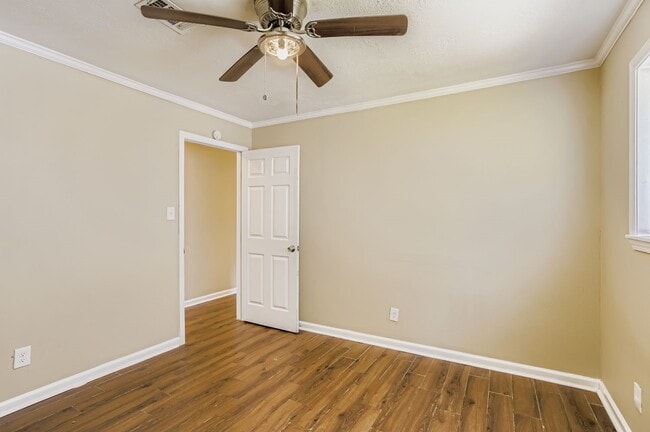 Building Photo - 15710 Sandy Hill Dr