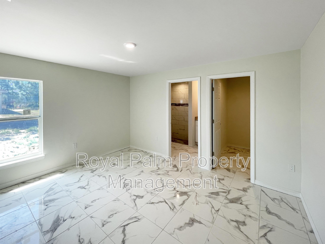 Building Photo - 122 Ivan Ave S