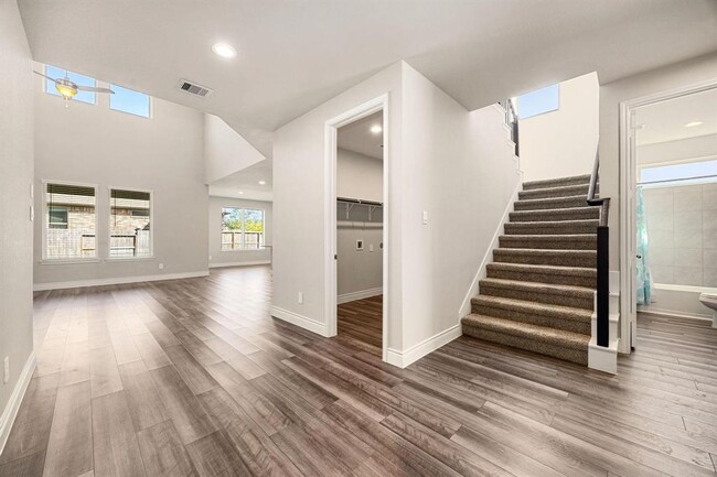 Building Photo - 31214 Gullwing Manor Dr