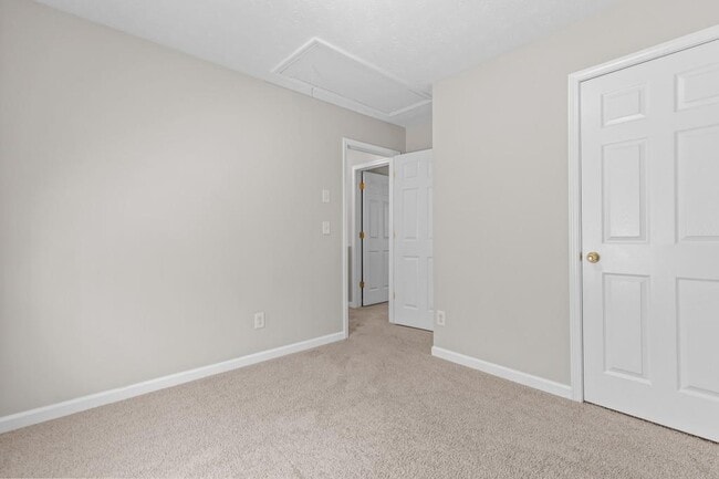 Building Photo - 2284 Oakland Spring Dr