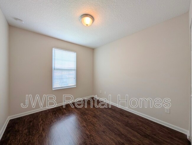 Building Photo - 7147 Alton Ave