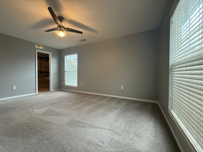 Building Photo - 5604 Vintage Pl