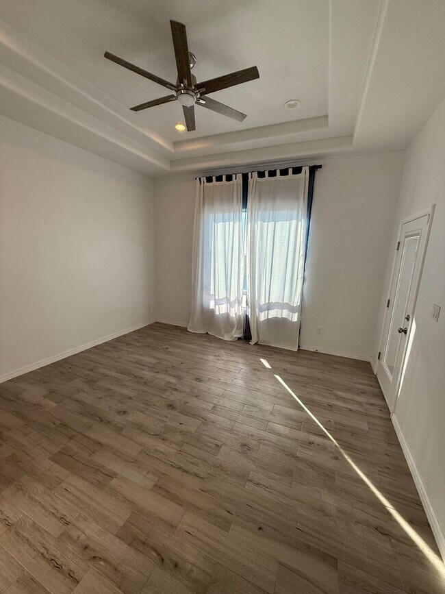 Building Photo - Beautiful home in Sonoma Springs! 4bed, 2.5 baths