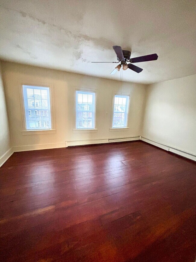 Building Photo - 690 Columbia Ave