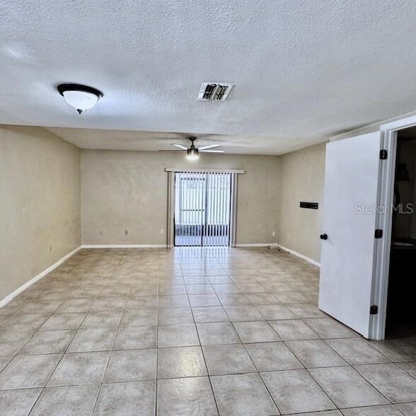 Building Photo - 10128 Lake Oak Cir