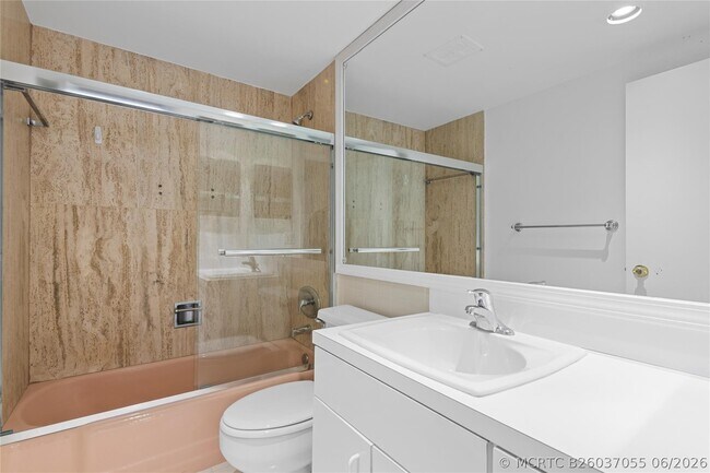 Building Photo - 3800 Galt Ocean Dr