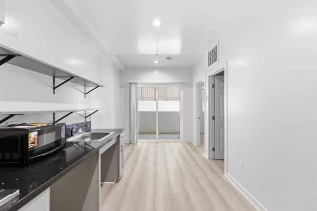 Interior Photo - 2025 New Jersey Street