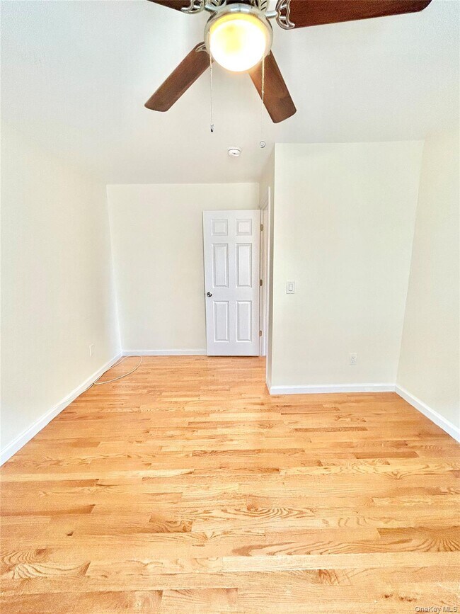 Building Photo - 164 Rossiter Ave