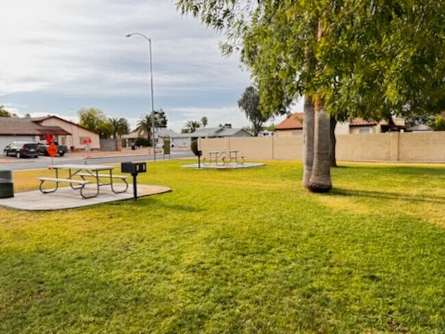 Building Photo - 2+ Mesa Rental