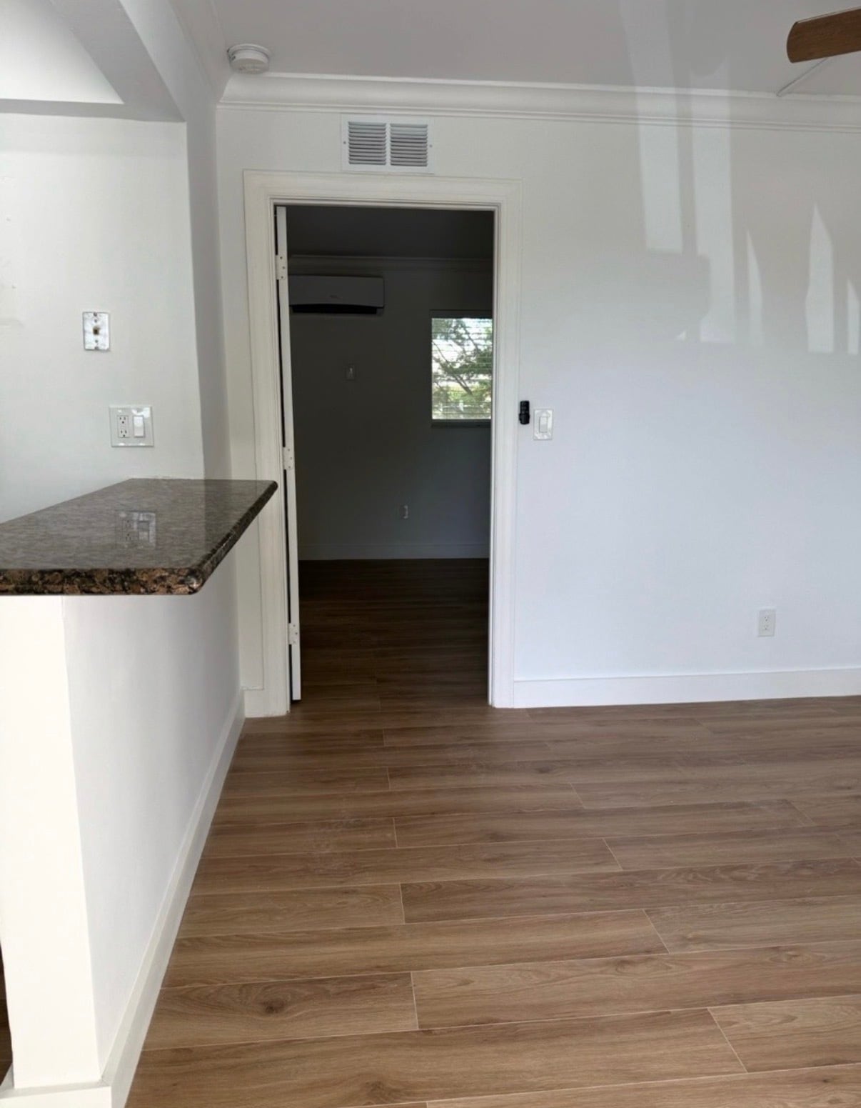 Building Photo - 1014 Salzedo St